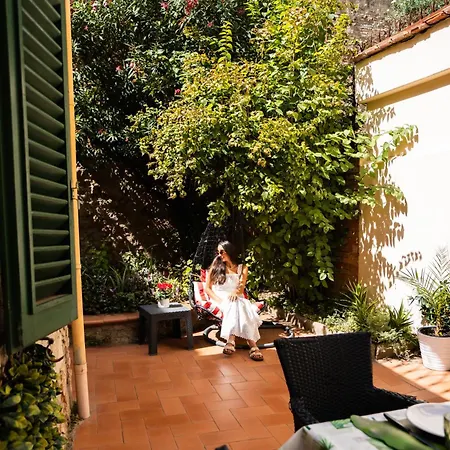 Santa Croce Garden * Φλωρεντία