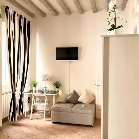 Apartament Santa Croce Garden Florencja